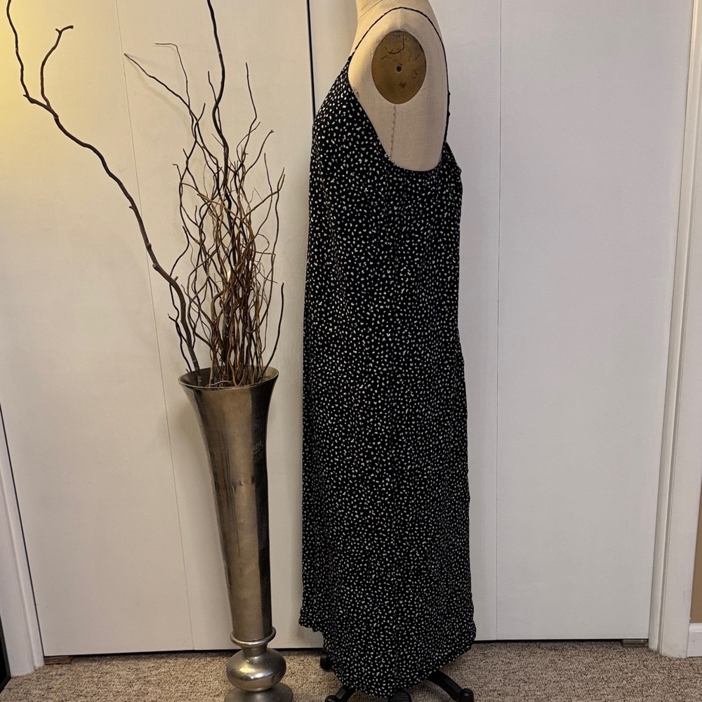 Old Navy Black and White Spotted Maxi Dress - Picture 3 of 6
